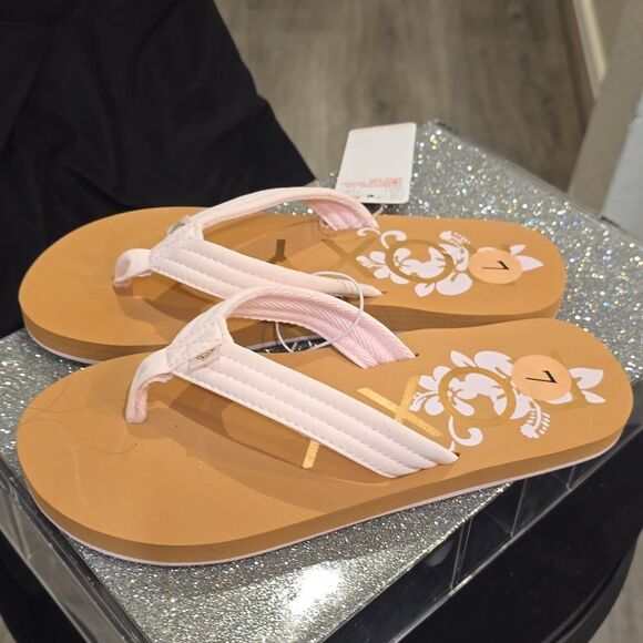 Roxy Vickie Flip-Flop Sandals- Pink - Picture 2 of 7